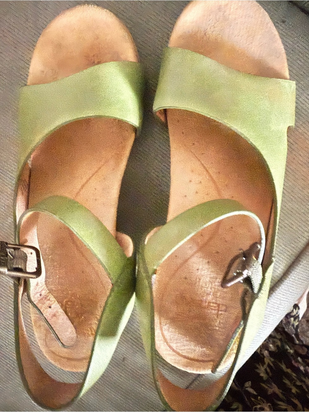Women’s Olive Green Leather Open-Toe Sandals - size37